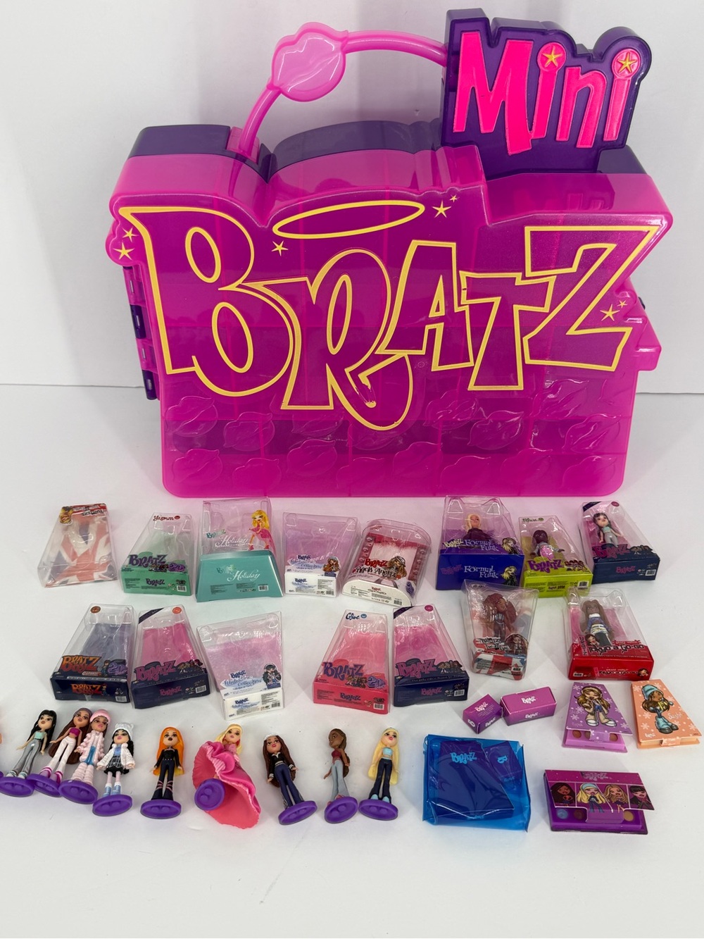 Mini Bratz Collector Storage Case With Dolls & Accessories Lot Set Bundle